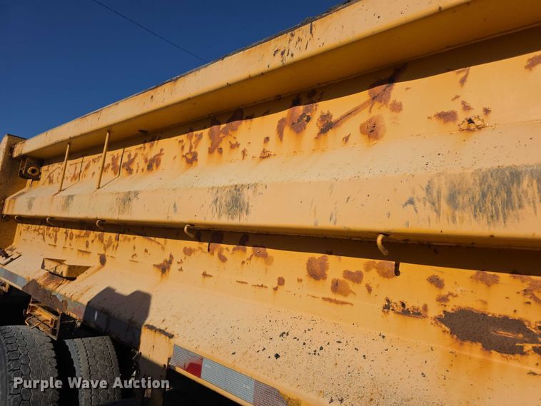 image for item FH6013 2013 International 7500 dump truck
