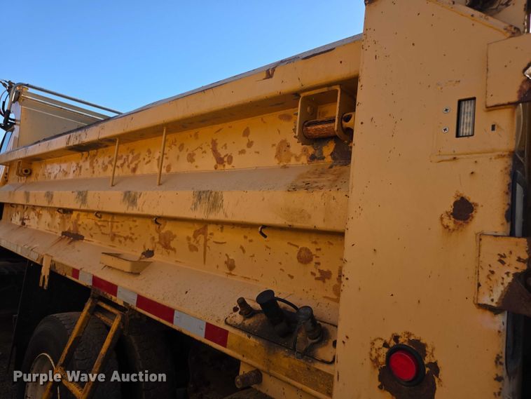 image for item FH6013 2013 International 7500 dump truck