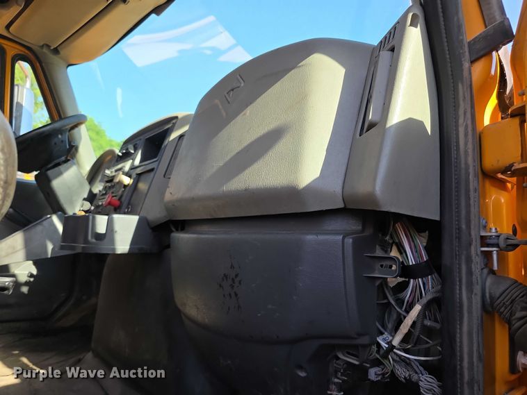 image for item FH6013 2013 International 7500 dump truck