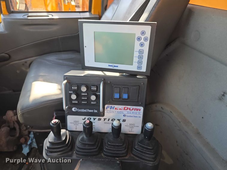 image for item FH6013 2013 International 7500 dump truck