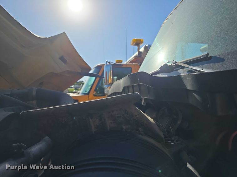 image for item FH6013 2013 International 7500 dump truck