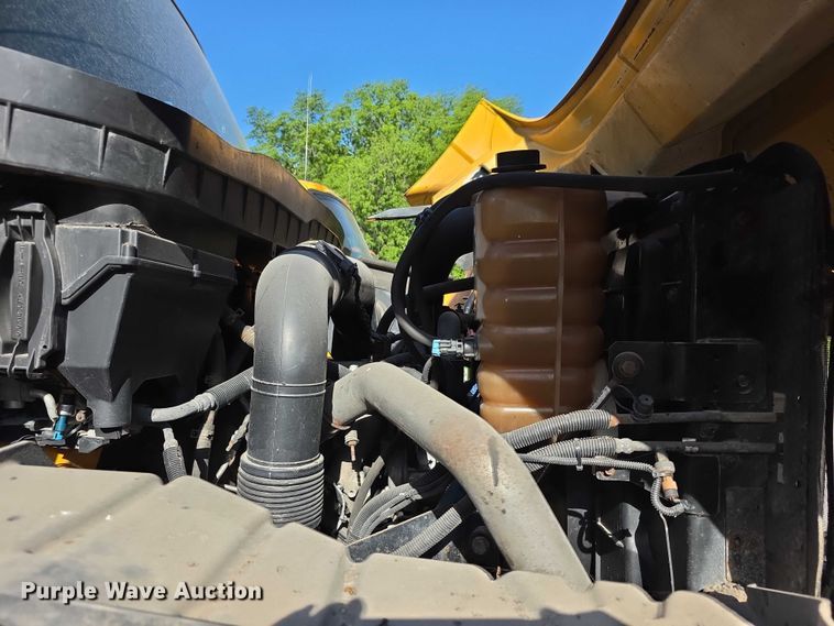 image for item FH6013 2013 International 7500 dump truck