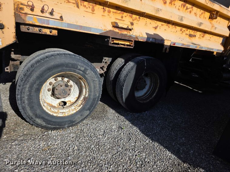 image for item FH6013 2013 International 7500 dump truck