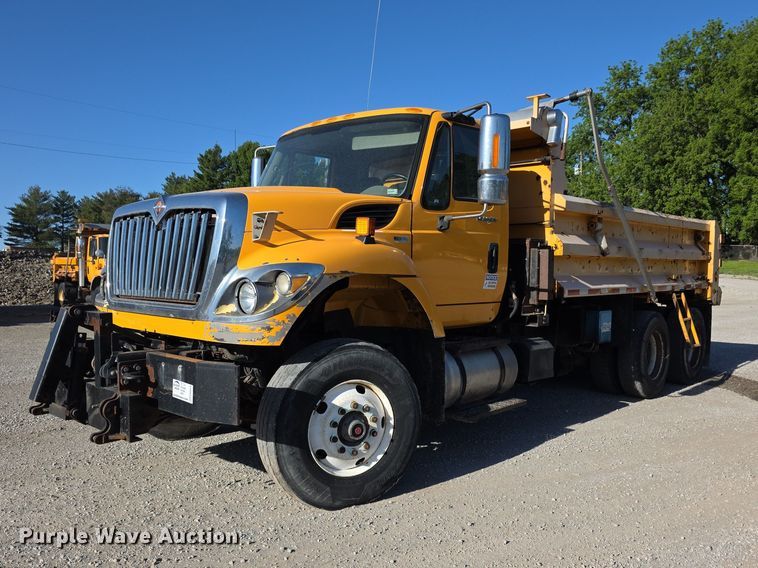 image for item FH6014 2012 International 7500 dump truck