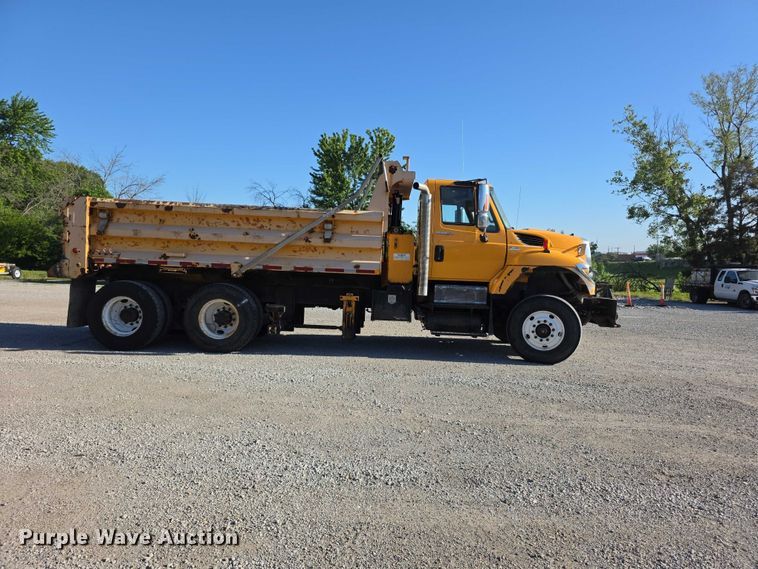 image for item FH6014 2012 International 7500 dump truck