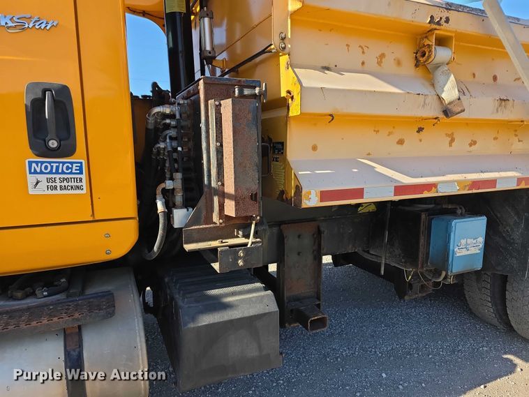 image for item FH6014 2012 International 7500 dump truck