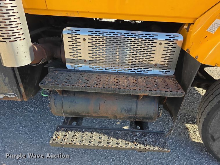 image for item FH6014 2012 International 7500 dump truck