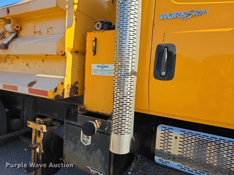 image for item FH6014 2012 International 7500 dump truck