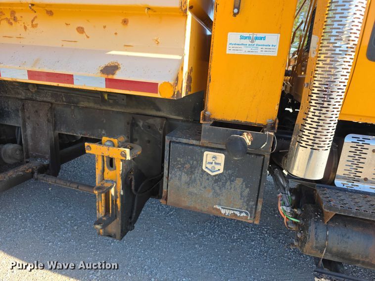 image for item FH6014 2012 International 7500 dump truck