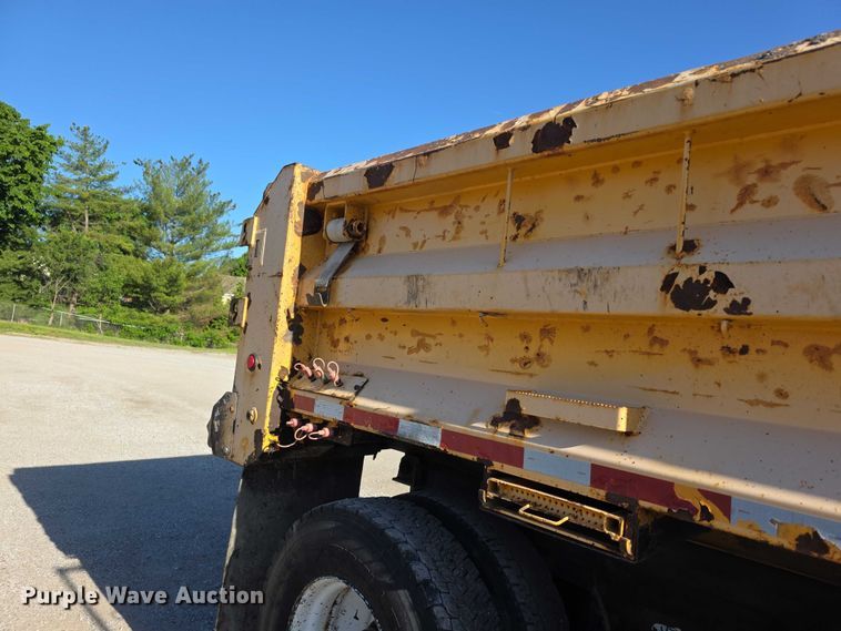 image for item FH6014 2012 International 7500 dump truck