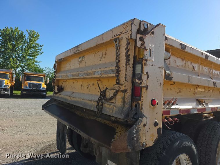 image for item FH6014 2012 International 7500 dump truck