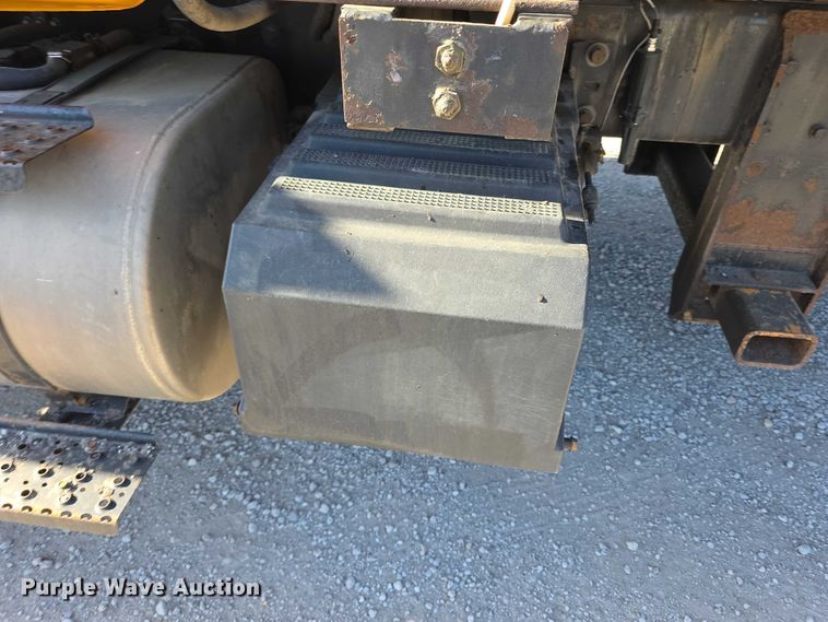 image for item FH6014 2012 International 7500 dump truck