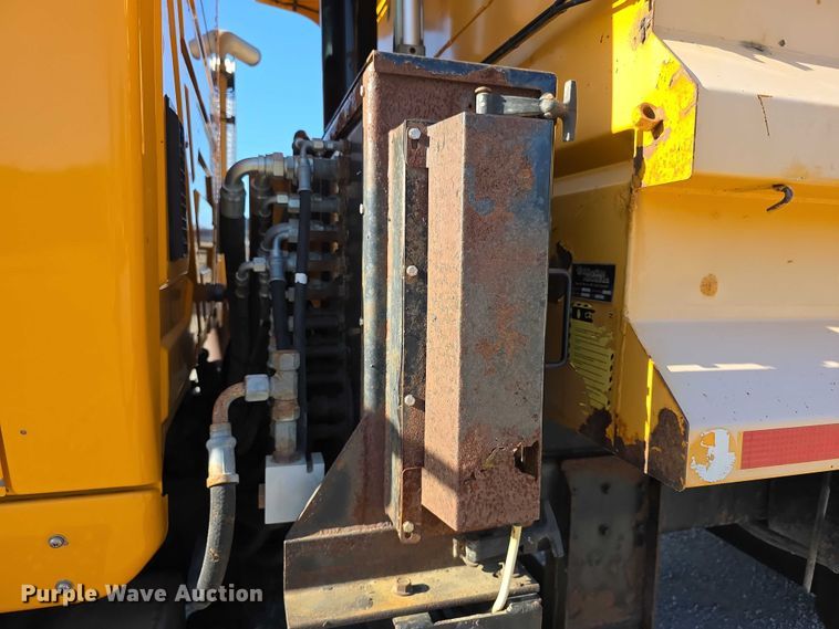 image for item FH6014 2012 International 7500 dump truck