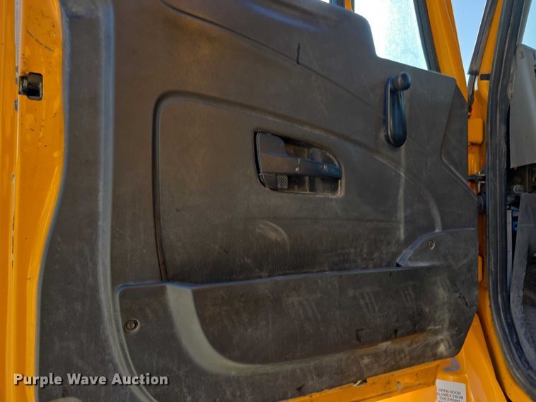 image for item FH6014 2012 International 7500 dump truck