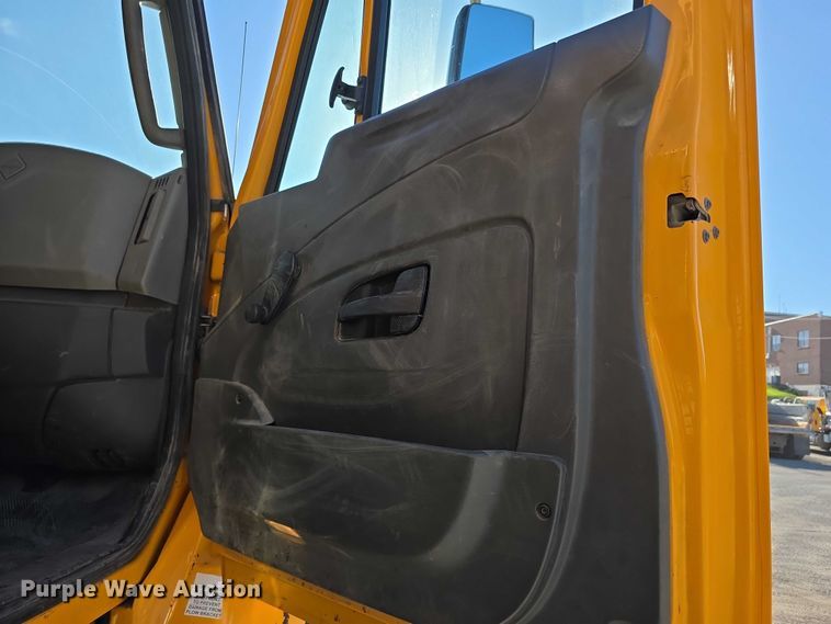 image for item FH6014 2012 International 7500 dump truck