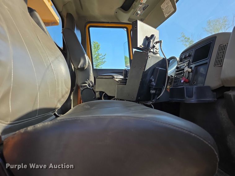 image for item FH6014 2012 International 7500 dump truck