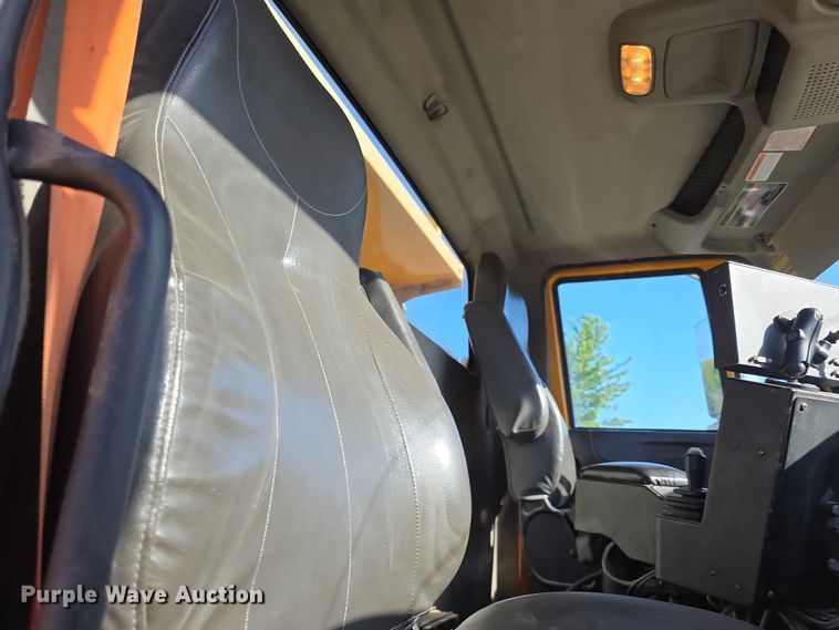 image for item FH6014 2012 International 7500 dump truck