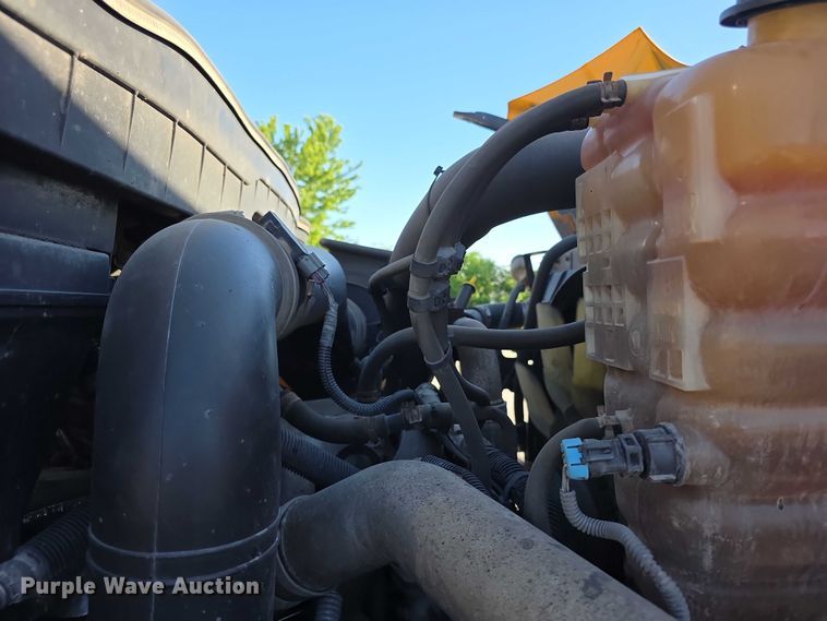 image for item FH6014 2012 International 7500 dump truck