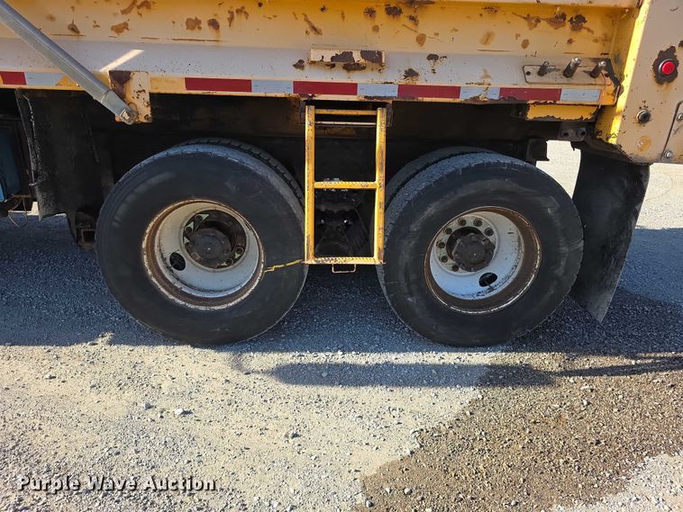 image for item FH6014 2012 International 7500 dump truck