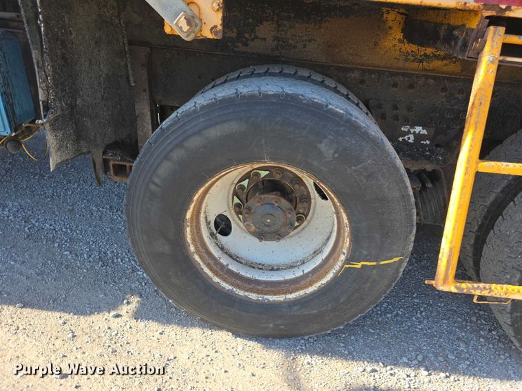 image for item FH6014 2012 International 7500 dump truck