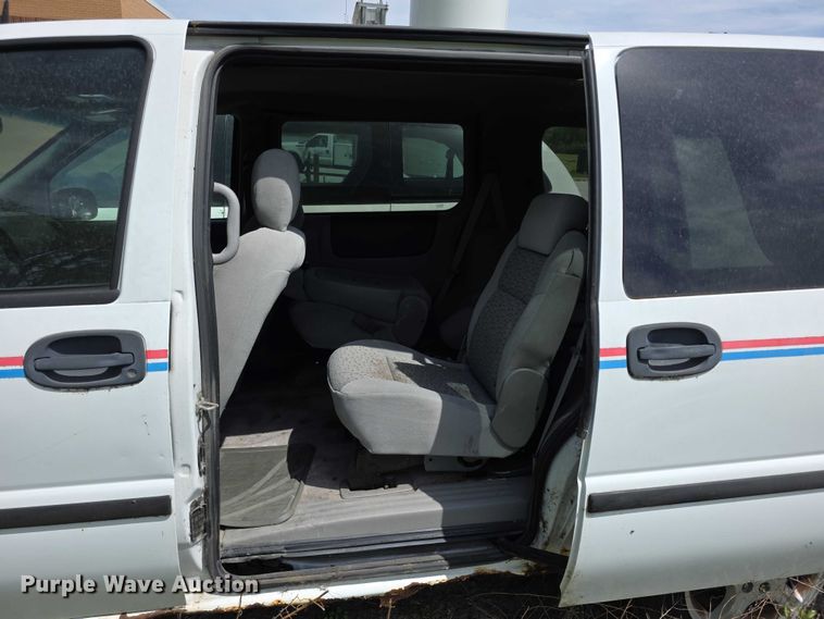image for item FH6035 2007 Chevrolet Uplander van
