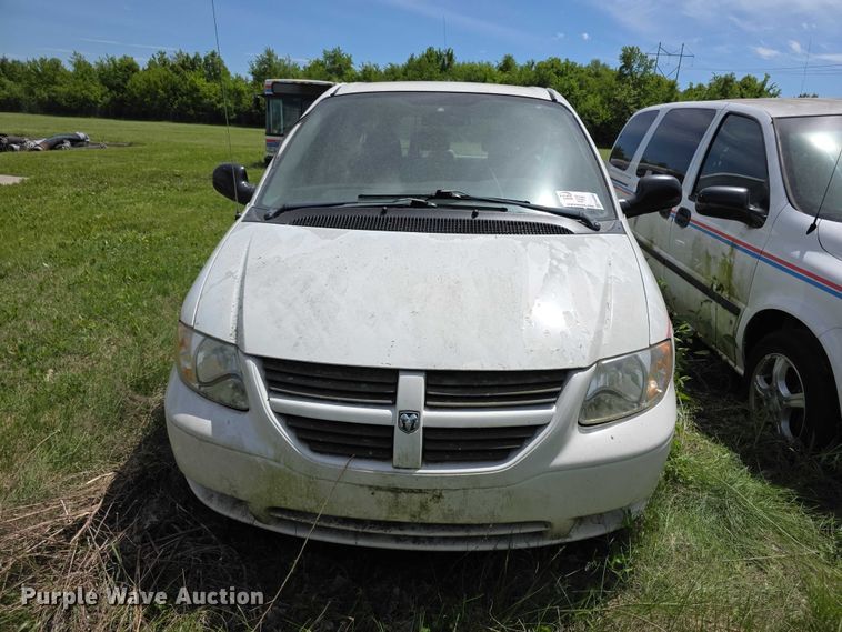 image for item FH6036 2005 Dodge Grand Caravan van