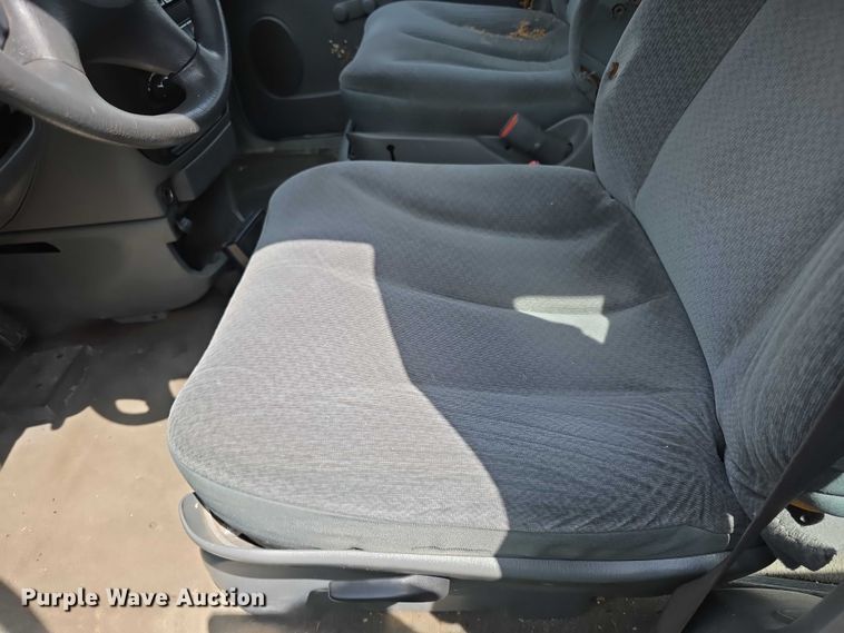 image for item FH6036 2005 Dodge Grand Caravan van