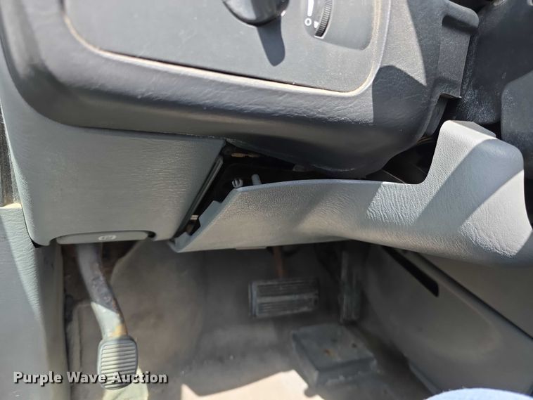 image for item FH6036 2005 Dodge Grand Caravan van