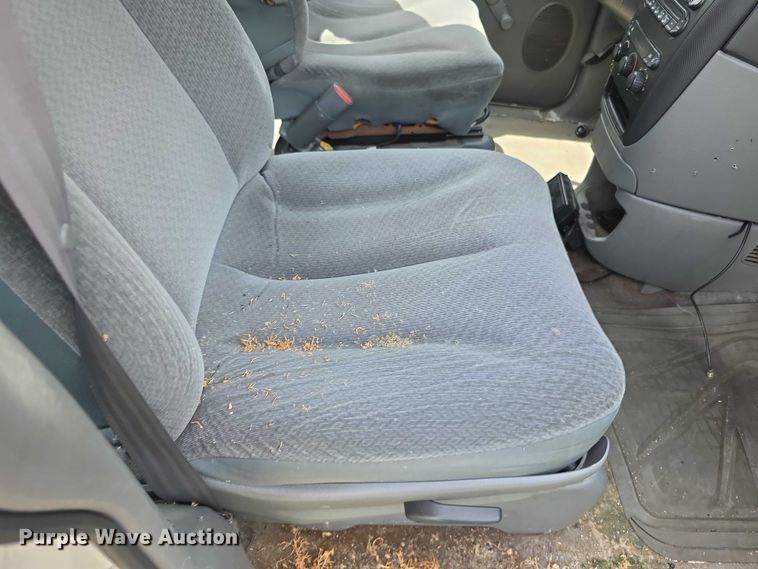 image for item FH6036 2005 Dodge Grand Caravan van