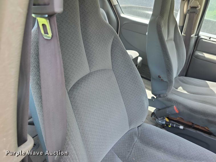 image for item FH6036 2005 Dodge Grand Caravan van