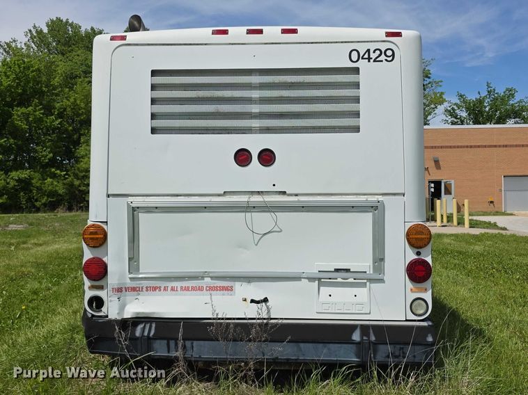 image for item FH6037 2004 Gillig G29E192R2 shuttle bus