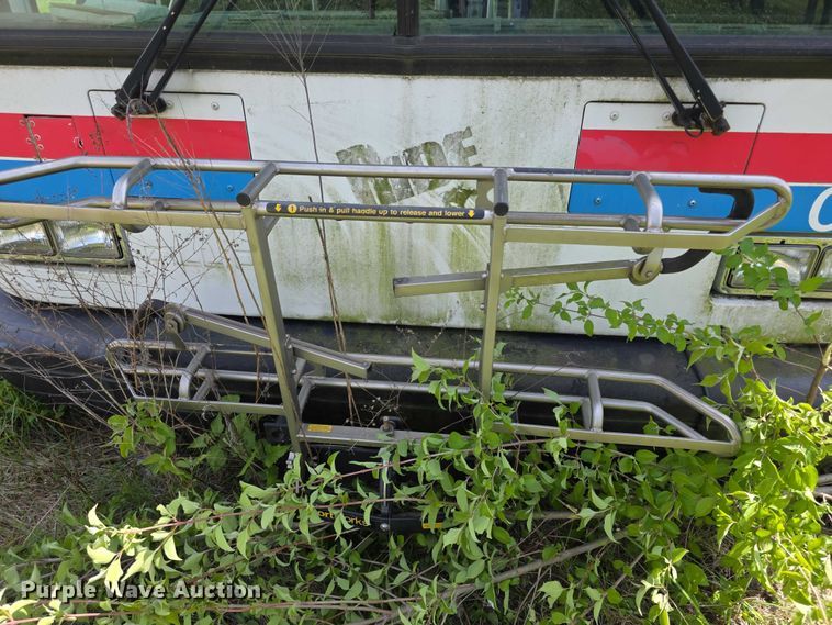 image for item FH6037 2004 Gillig G29E192R2 shuttle bus