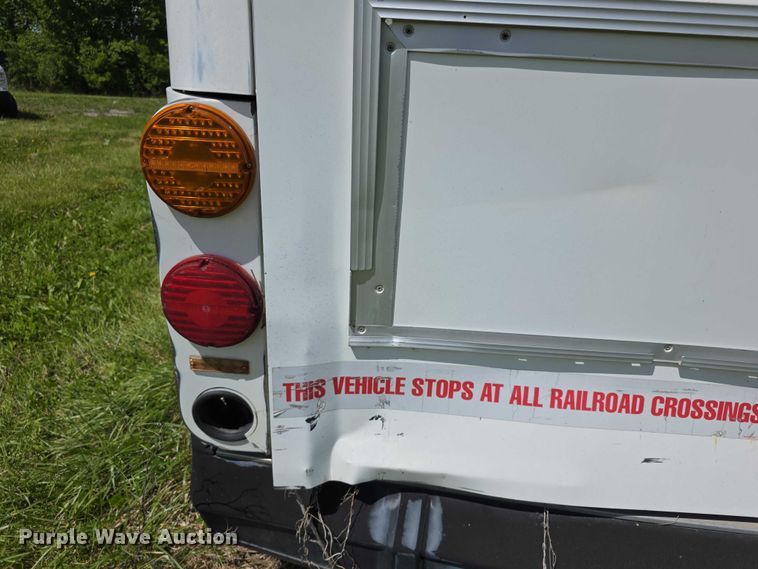 image for item FH6037 2004 Gillig G29E192R2 shuttle bus