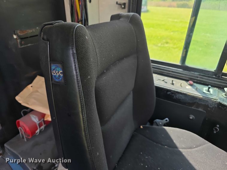 image for item FH6037 2004 Gillig G29E192R2 shuttle bus