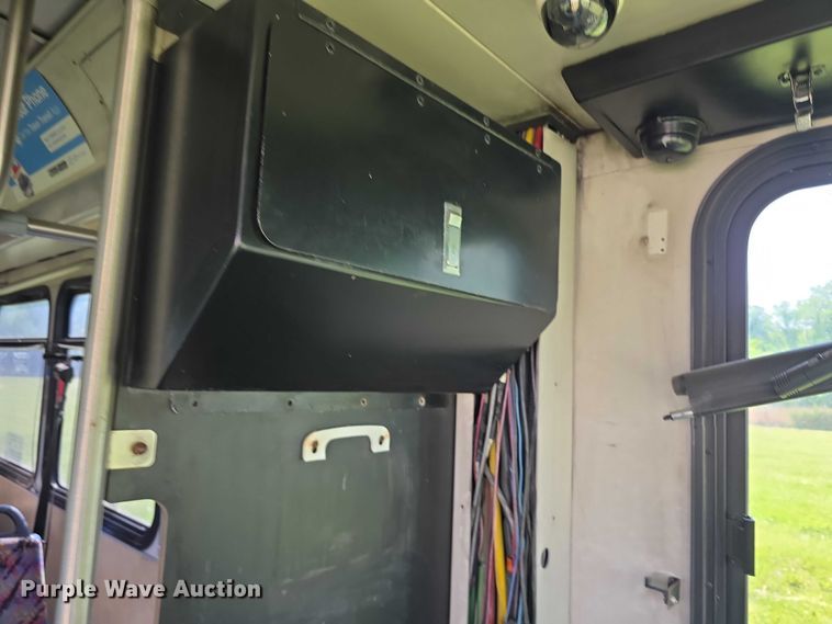 image for item FH6037 2004 Gillig G29E192R2 shuttle bus