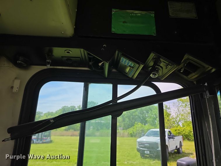 image for item FH6037 2004 Gillig G29E192R2 shuttle bus