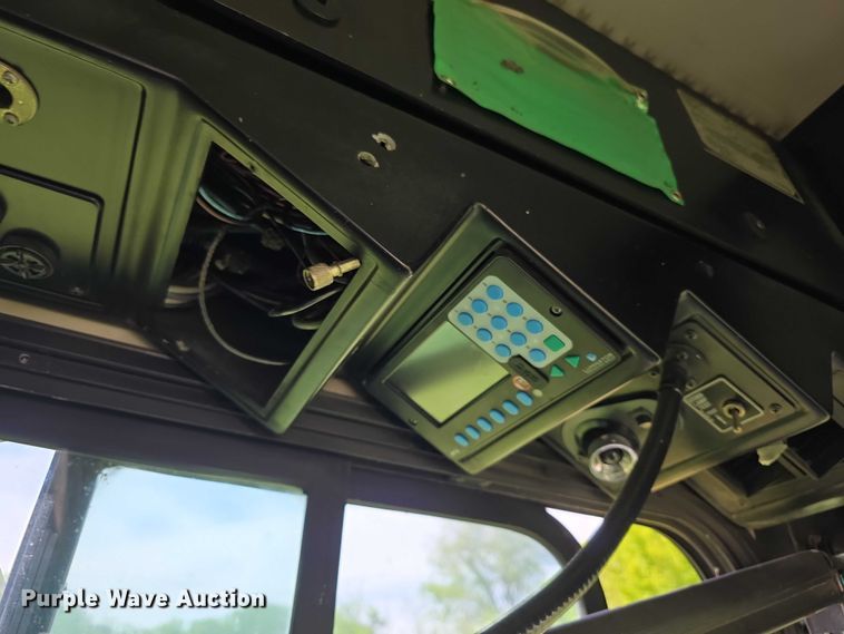 image for item FH6037 2004 Gillig G29E192R2 shuttle bus