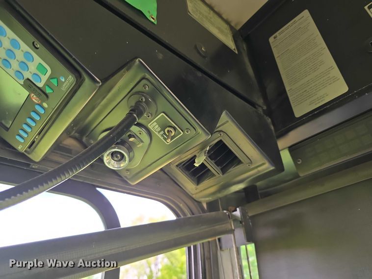 image for item FH6037 2004 Gillig G29E192R2 shuttle bus