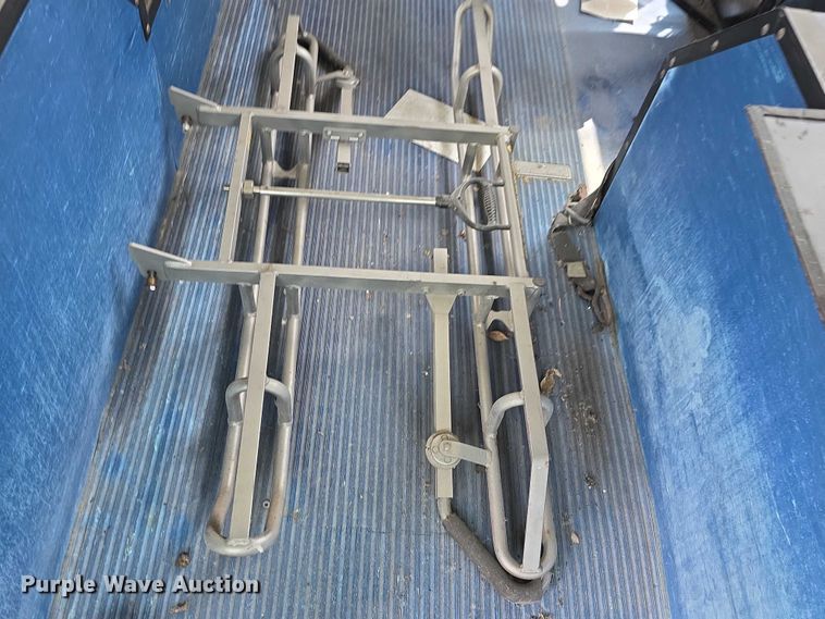 image for item FH6037 2004 Gillig G29E192R2 shuttle bus