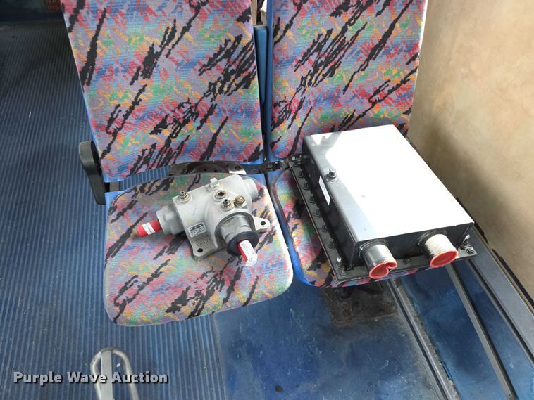 image for item FH6037 2004 Gillig G29E192R2 shuttle bus