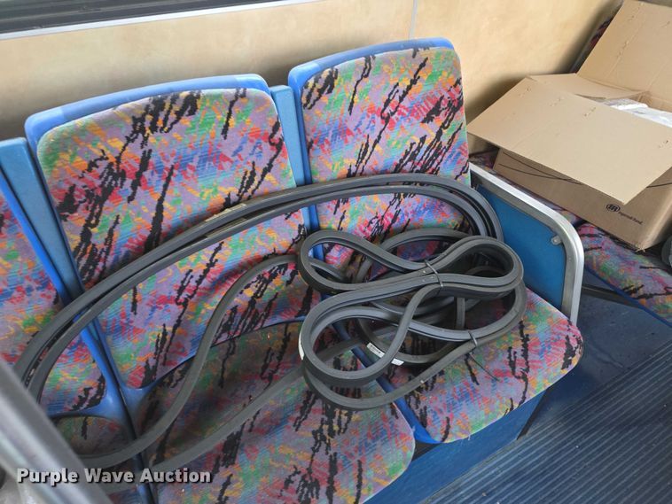 image for item FH6037 2004 Gillig G29E192R2 shuttle bus