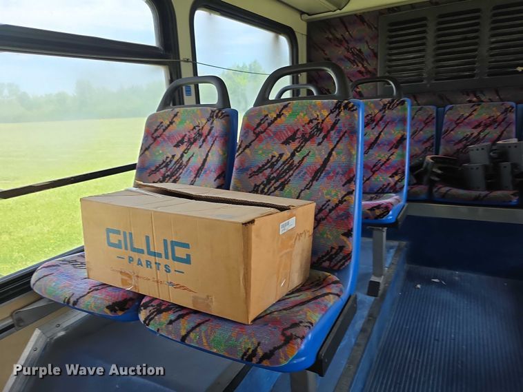 image for item FH6037 2004 Gillig G29E192R2 shuttle bus