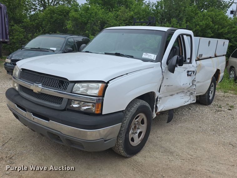 image for item FH6038 2003 Chevrolet Silverado 1500 pickup truck