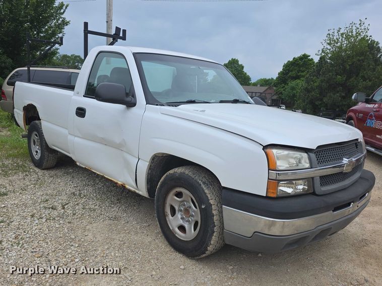 image for item FH6038 2003 Chevrolet Silverado 1500 pickup truck