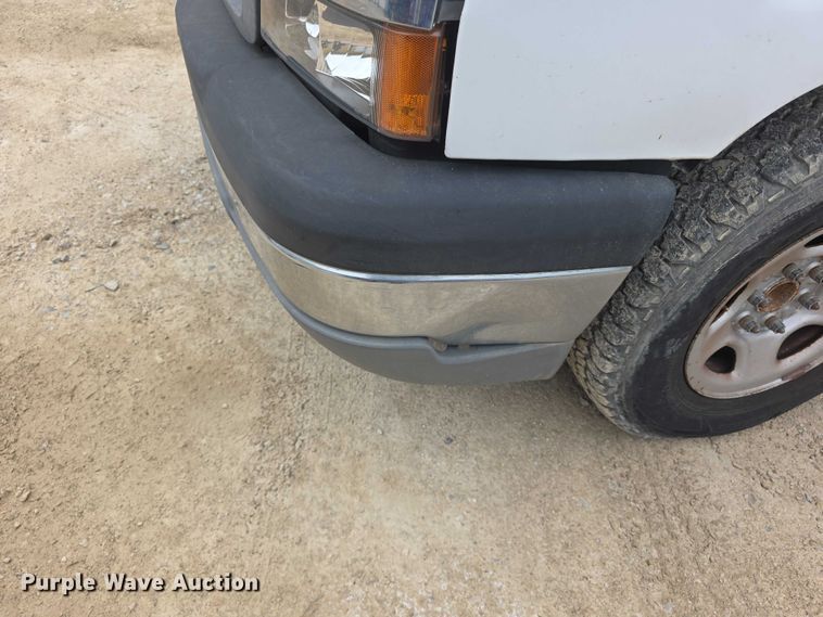 image for item FH6038 2003 Chevrolet Silverado 1500 pickup truck