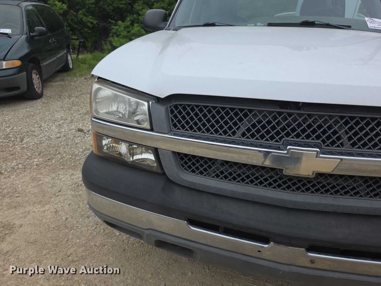 image for item FH6038 2003 Chevrolet Silverado 1500 pickup truck
