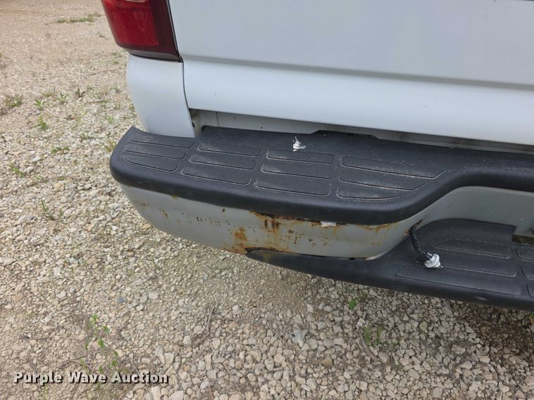 image for item FH6038 2003 Chevrolet Silverado 1500 pickup truck