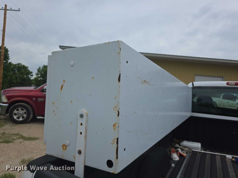 image for item FH6038 2003 Chevrolet Silverado 1500 pickup truck