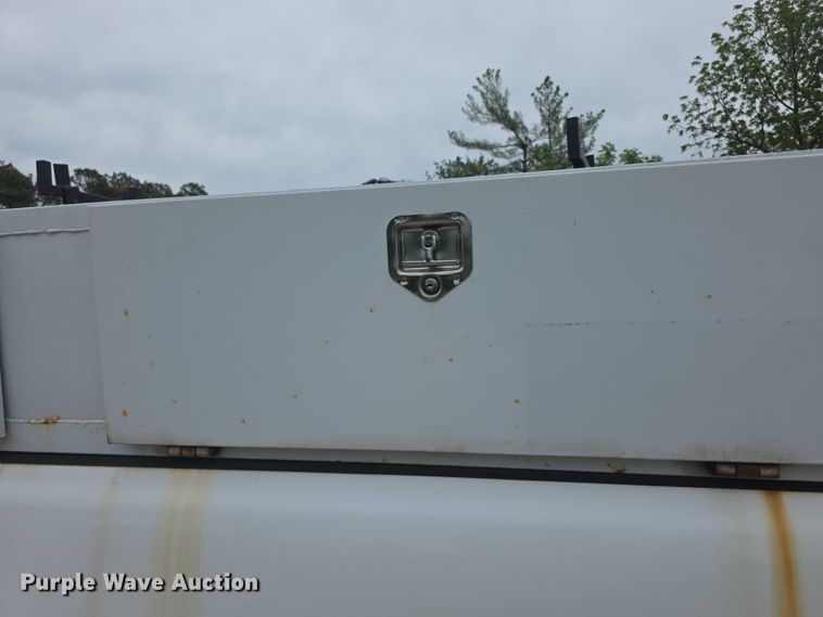 image for item FH6038 2003 Chevrolet Silverado 1500 pickup truck