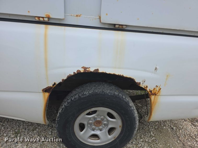 image for item FH6038 2003 Chevrolet Silverado 1500 pickup truck